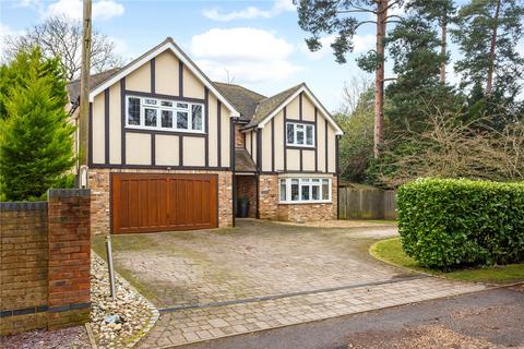 5 bedroom detached house for sale, Reading Road South, Fleet, Hampshire, GU52