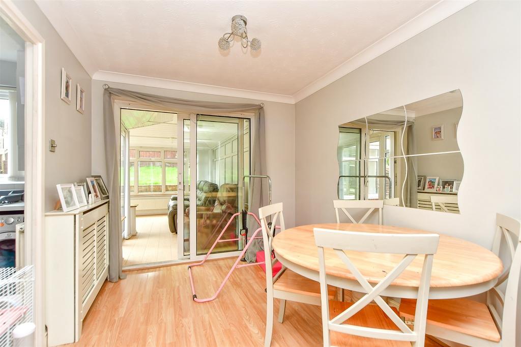 Bilsington Close, Walderslade, Chatham, Kent 3 bed end of terrace house