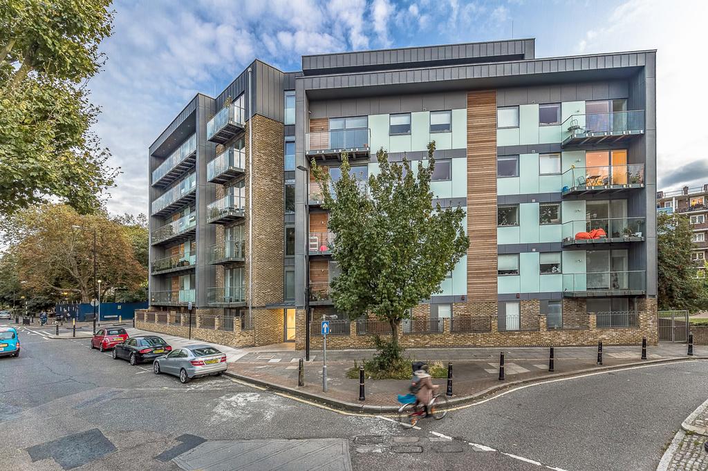 Sotherby Court, London E2 2 bed apartment - £2,850 pcm (£658 pw)