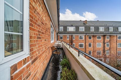 1 bedroom flat for sale, Sutton Court Road, Chiswick