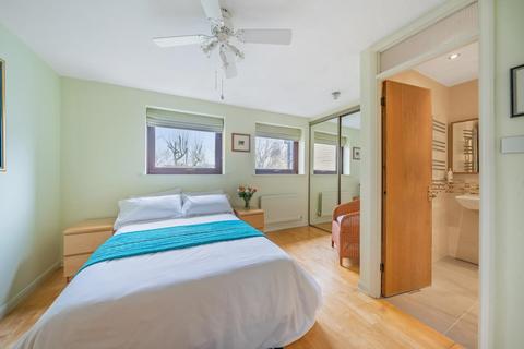 14 Smith Close, London, SE16 5PB