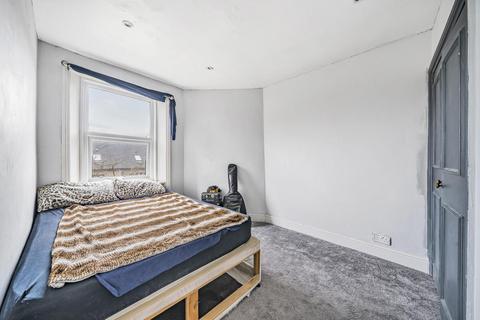 1 bedroom flat for sale, Goldhawk Road, Shepherds Bush