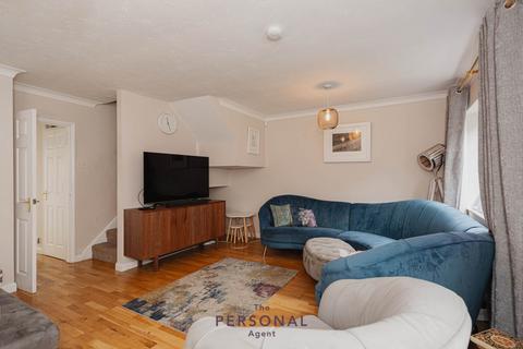 3 bedroom end of terrace house to rent - Mayfair Close, Surbiton