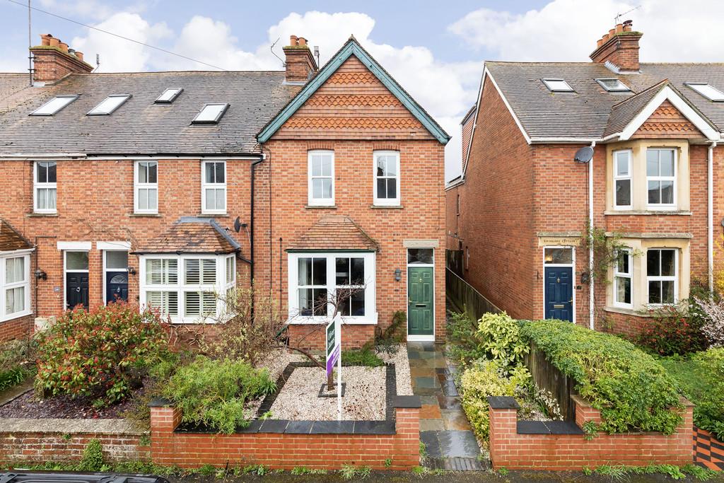 Abingdon, Oxfordshire 3 bed end of terrace house for sale £525,000