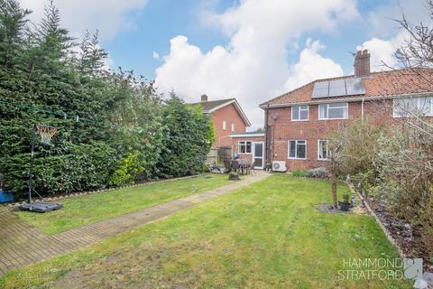 4 bedroom semi-detached house for sale, Lincoln Avenue, Hingham