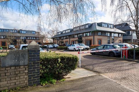 Studio for sale, River Court, Woking, GU21