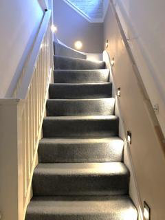 9a Denham Road, London, N20 0DN