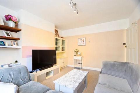 2 bedroom maisonette for sale, Denham Road, London, N20