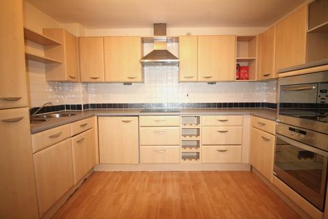 2 bedroom apartment to rent, Royal Plaza, 2 Westfield Terrace