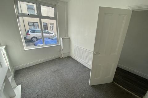 2 bedroom terraced house to rent, Bright St, Crewe