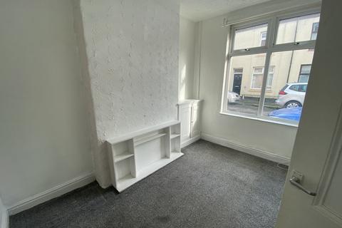 2 bedroom terraced house to rent, Bright St, Crewe