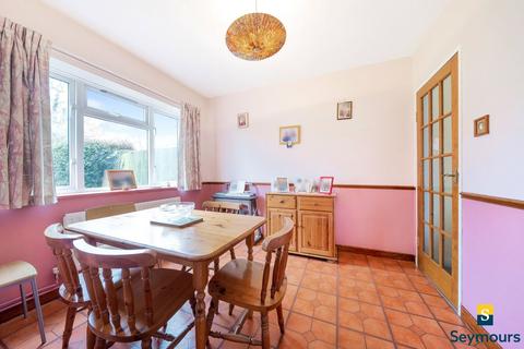 39 Almond Close, Guildford, GU1 1NW