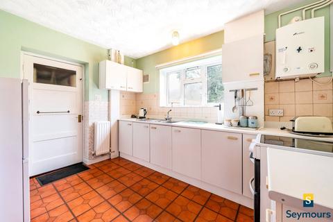 39 Almond Close, Guildford, GU1 1NW