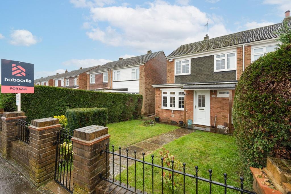 Biggin Hill, Westerham TN16 3 bed semidetached house for sale £450,000