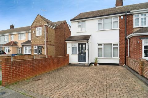3 bedroom end of terrace house for sale - Kingsman Road, SS17