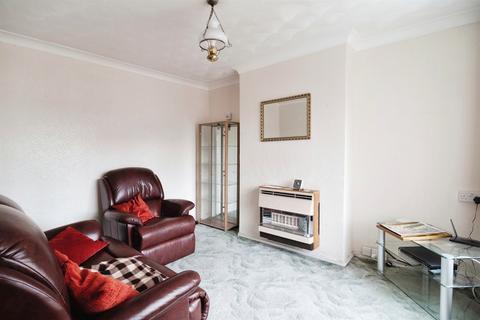 3 bedroom end of terrace house for sale - Kingsman Road, SS17