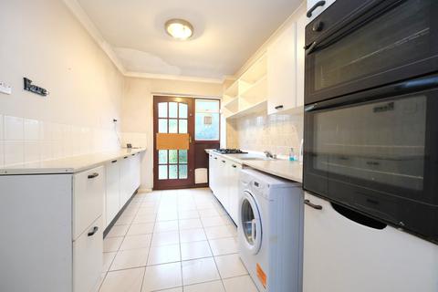 8 Rye Field, Orpington, BR5 4PA