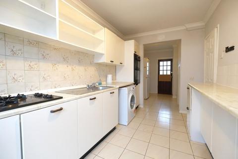 8 Rye Field, Orpington, BR5 4PA