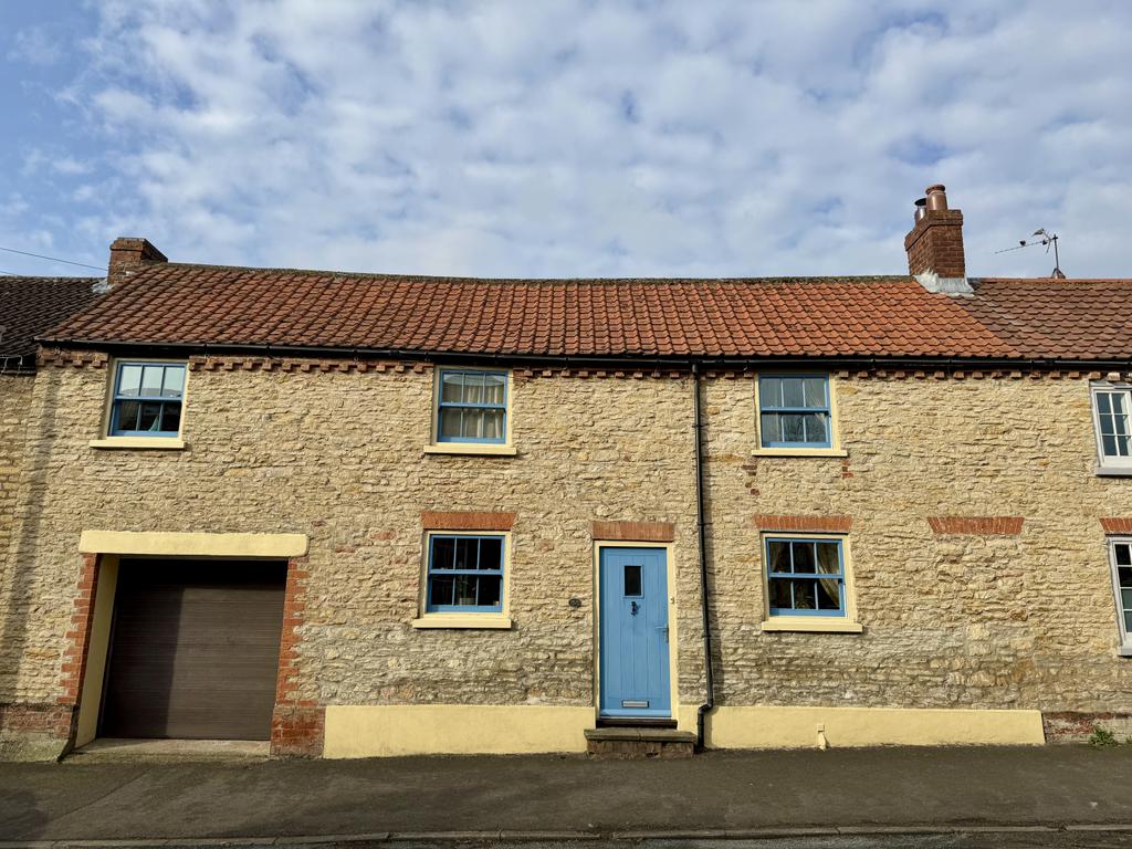 3 Bedroom Cottage - For Sale