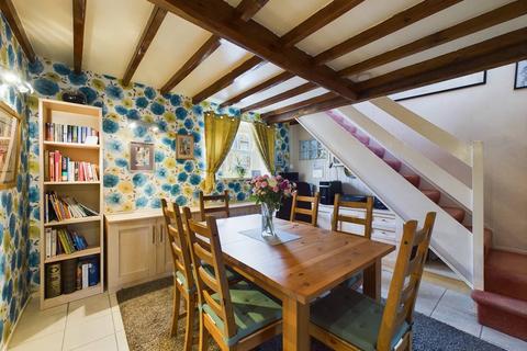 6 Burgate, North Newbald, York, YO43 4SG