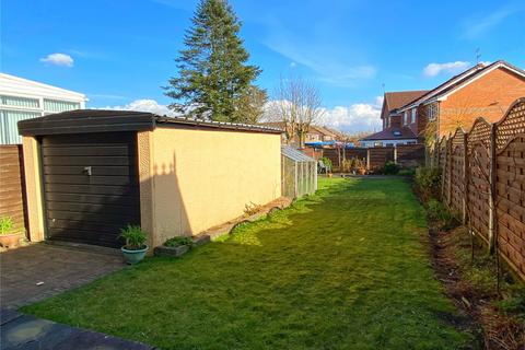 3 bedroom semi-detached house for sale - Conway Close, Heywood, Greater Manchester, OL10