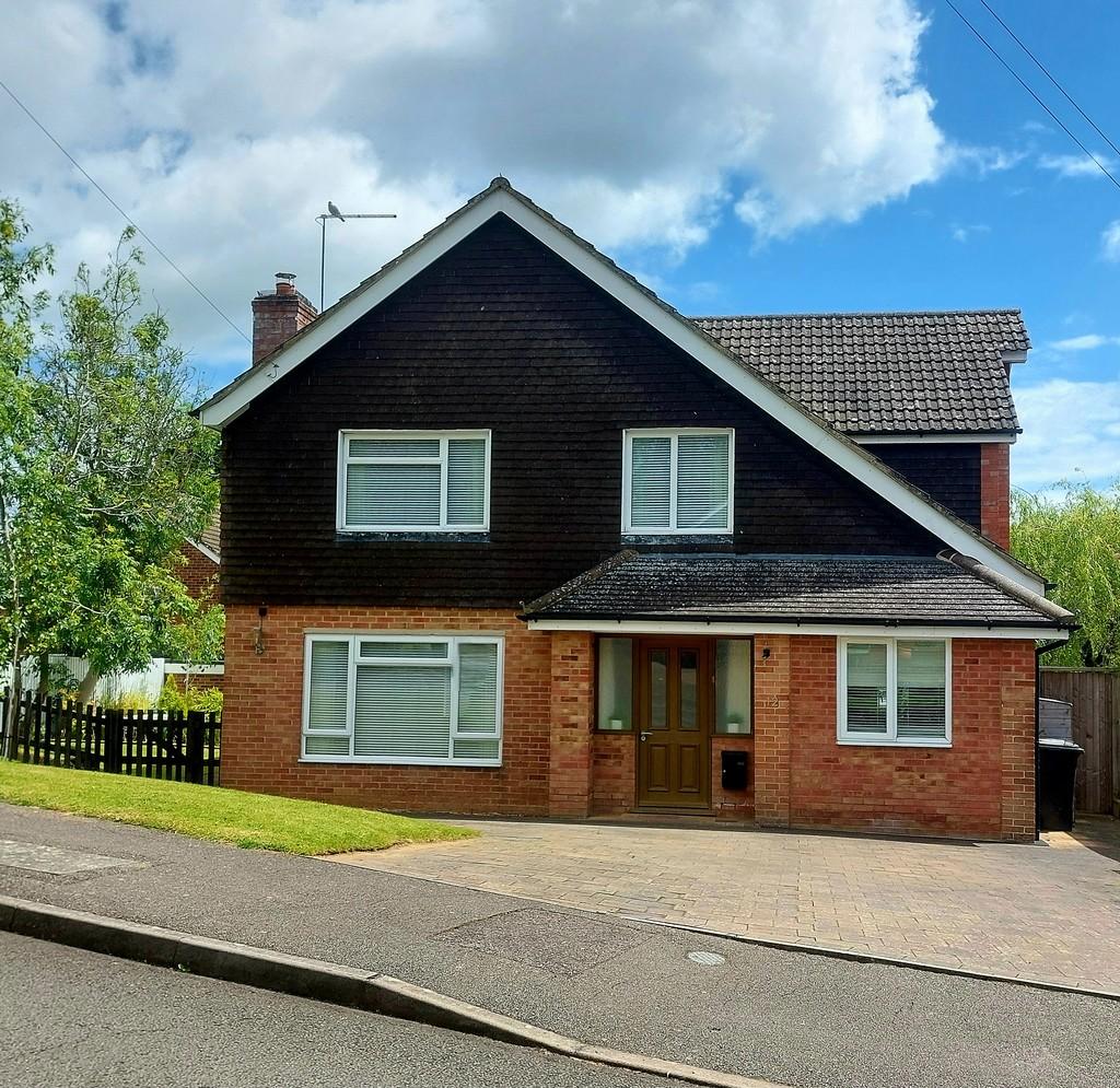 Valley Road, Brackley 4 bed detached house for sale £499,950