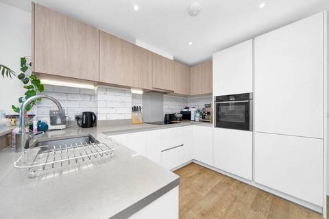 Flat 3, Vallans Court 6 Anderson Square, London, E3 3XN