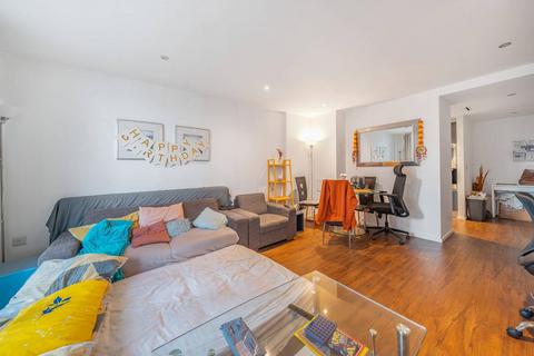 1 bedroom flat to rent, The Oxygen, Royal Docks, London, E16