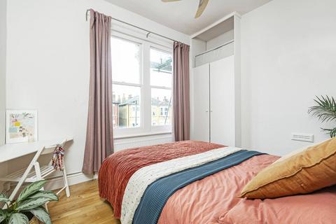 2 bedroom flat to rent, Friern Road, East Dulwich, London, SE22