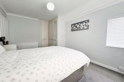 19 Denton Drive, Brighton, BN1 8LR