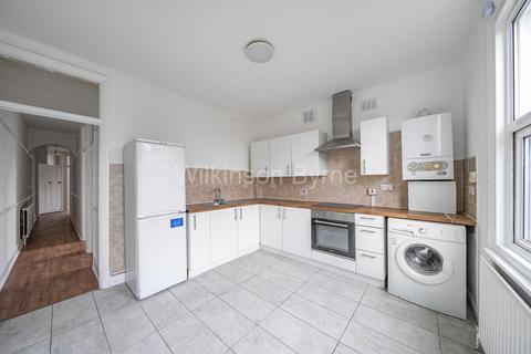 2 bedroom flat for sale, Arnold Court, Bowes Park N22