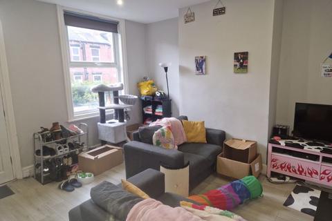 14 Beechwood Terrace, Leeds, LS4 2NG