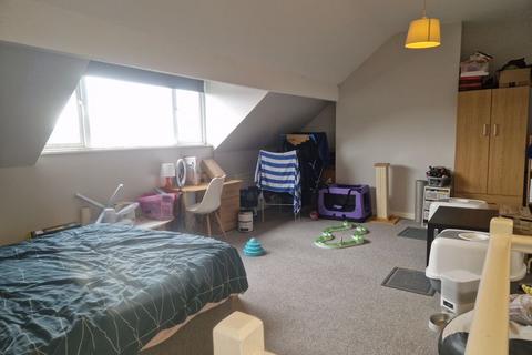 14 Beechwood Terrace, Leeds, LS4 2NG