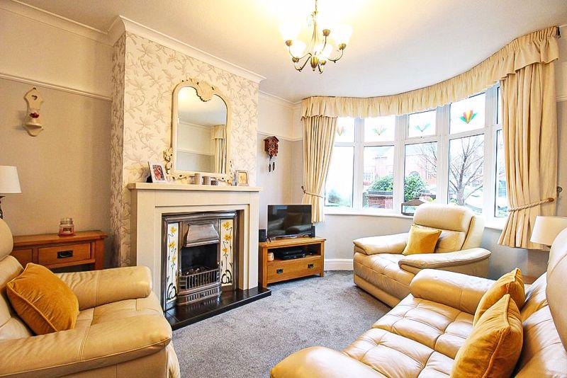 Wolverhampton Road, SEDGLEY, DY3 1RD 3 bed semidetached house £300,000