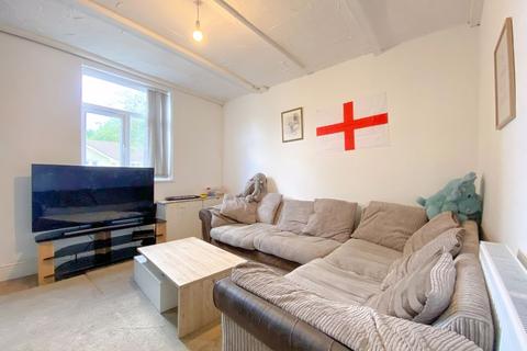 60 Green Lanes, Bilston, WV14 6DA