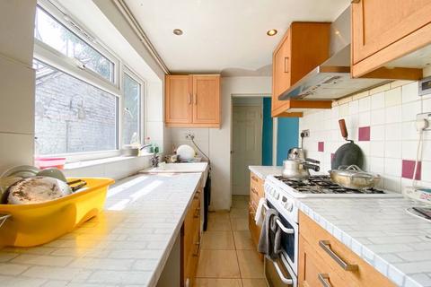 60 Green Lanes, Bilston, WV14 6DA