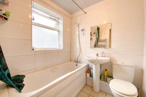 60 Green Lanes, Bilston, WV14 6DA