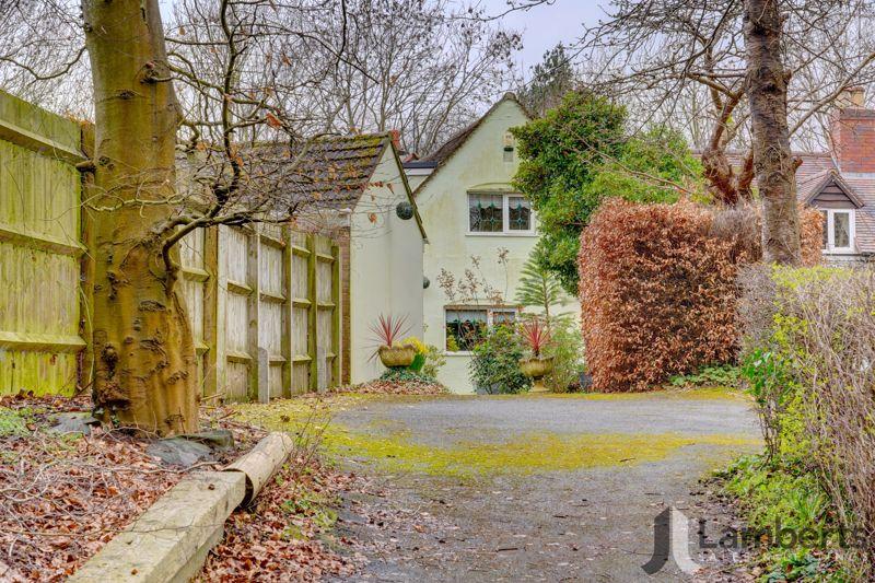 Evesham Road, Crabbs Cross, Redditch 2 bed semidetached house for sale