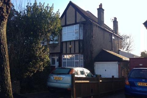 10 Newcombe Park, London, NW7 3QL