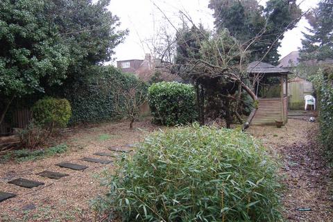 10 Newcombe Park, London, NW7 3QL