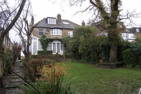 10 Newcombe Park, London, NW7 3QL