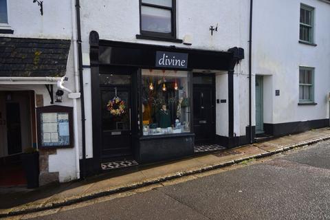 Property for sale, Divine, 8 The Square, Chagford