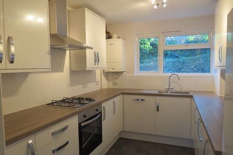 2 bedroom ground floor flat to rent, Caterham CR3 - £1475.00 pcm