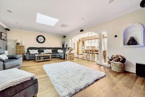 6 bedroom detached house for sale, Canterbury Road, Sittingbourne ME10