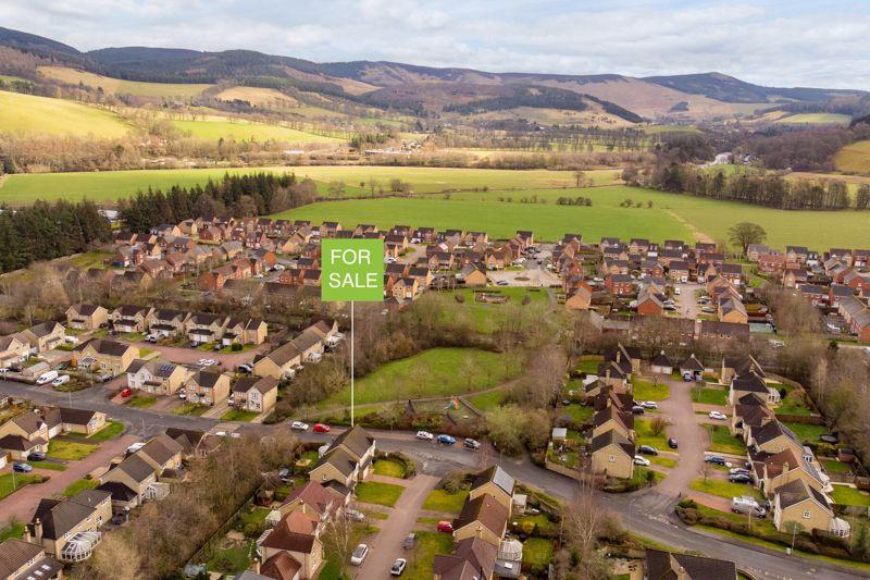 67 Whitehaugh Park, Peebles, EH45 9DB 4 bed detached house for sale £395,000