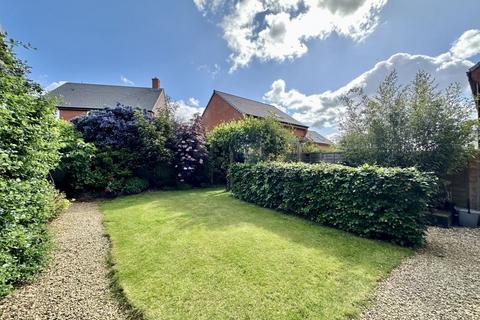 4 bedroom detached house for sale, Tarvers Way, Adderbury - Extended Property - No chain
