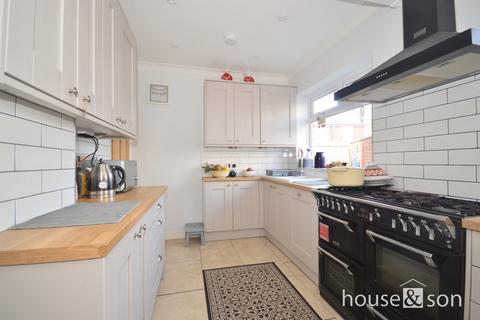 25 Ashton Road, Bournemouth, BH9 2TW