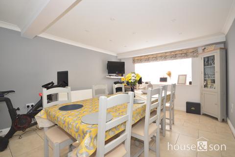 25 Ashton Road, Bournemouth, BH9 2TW
