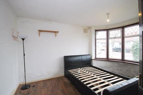 62 Farndale Crescent, Greenford, UB6 9LW