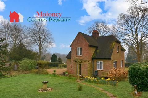 3 bedroom detached house for sale, Cripps Corner, East Sussex TN32